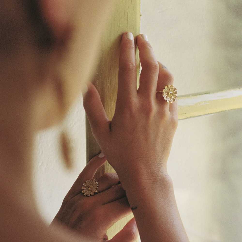 Fiora Ring